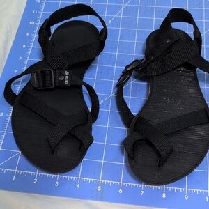Oesh Zero Drop Black Strappy Sandals